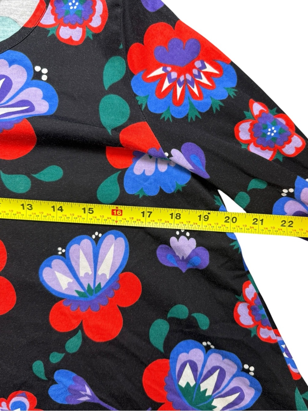 Marimekko Mukkamaija Floral Print Long Sleeve High-Low Top - Picture 5 of 8